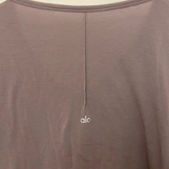 ALO yoga motion short sleeve tee Small lavender smoke - Picture 3 of 4